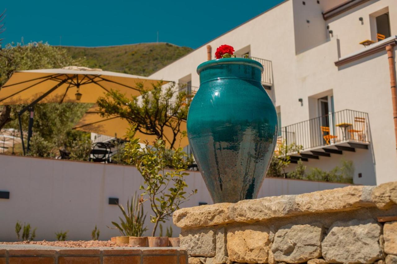 צ'פאלו Villa Toto Resort מראה חיצוני תמונה