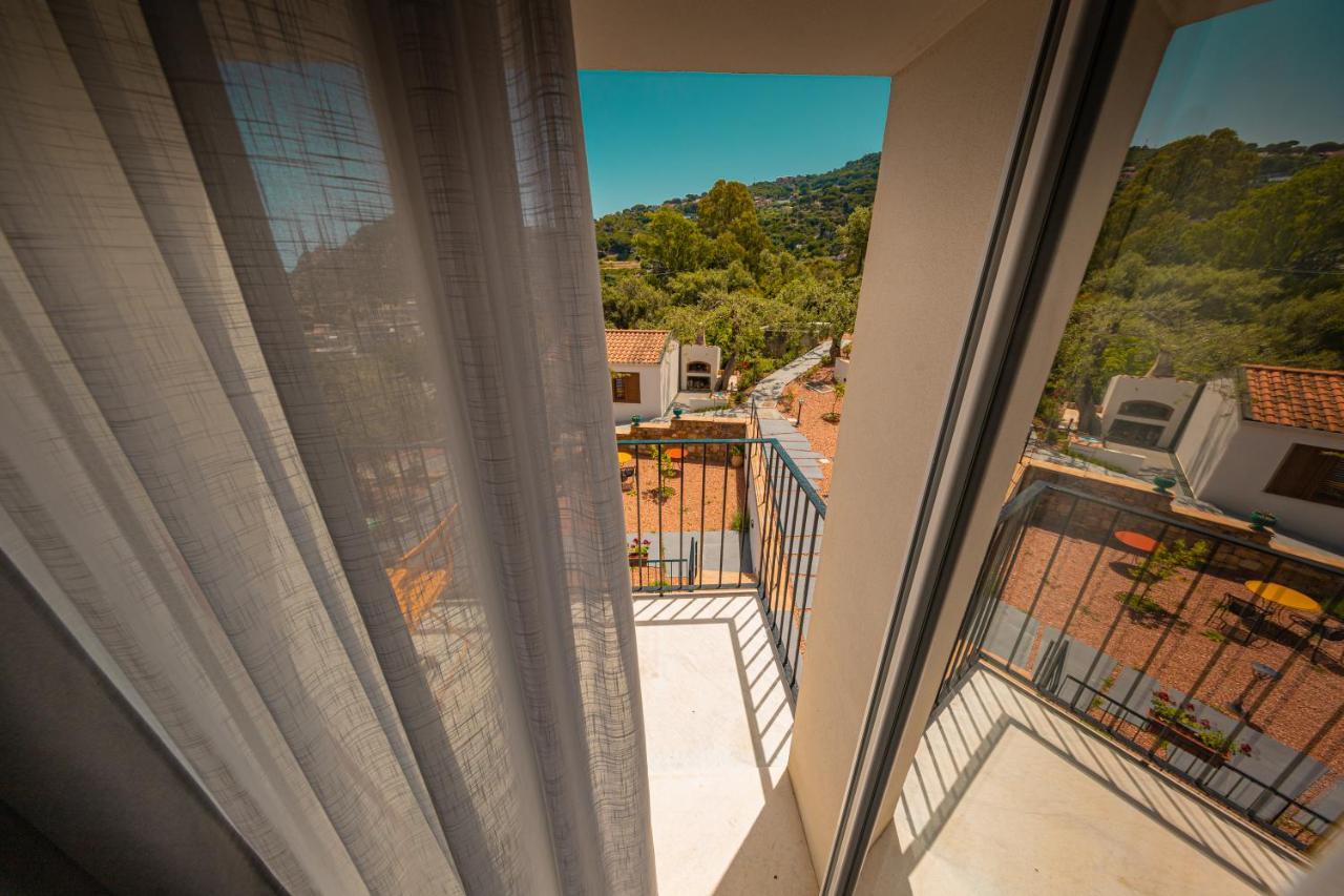 צ'פאלו Villa Toto Resort מראה חיצוני תמונה
