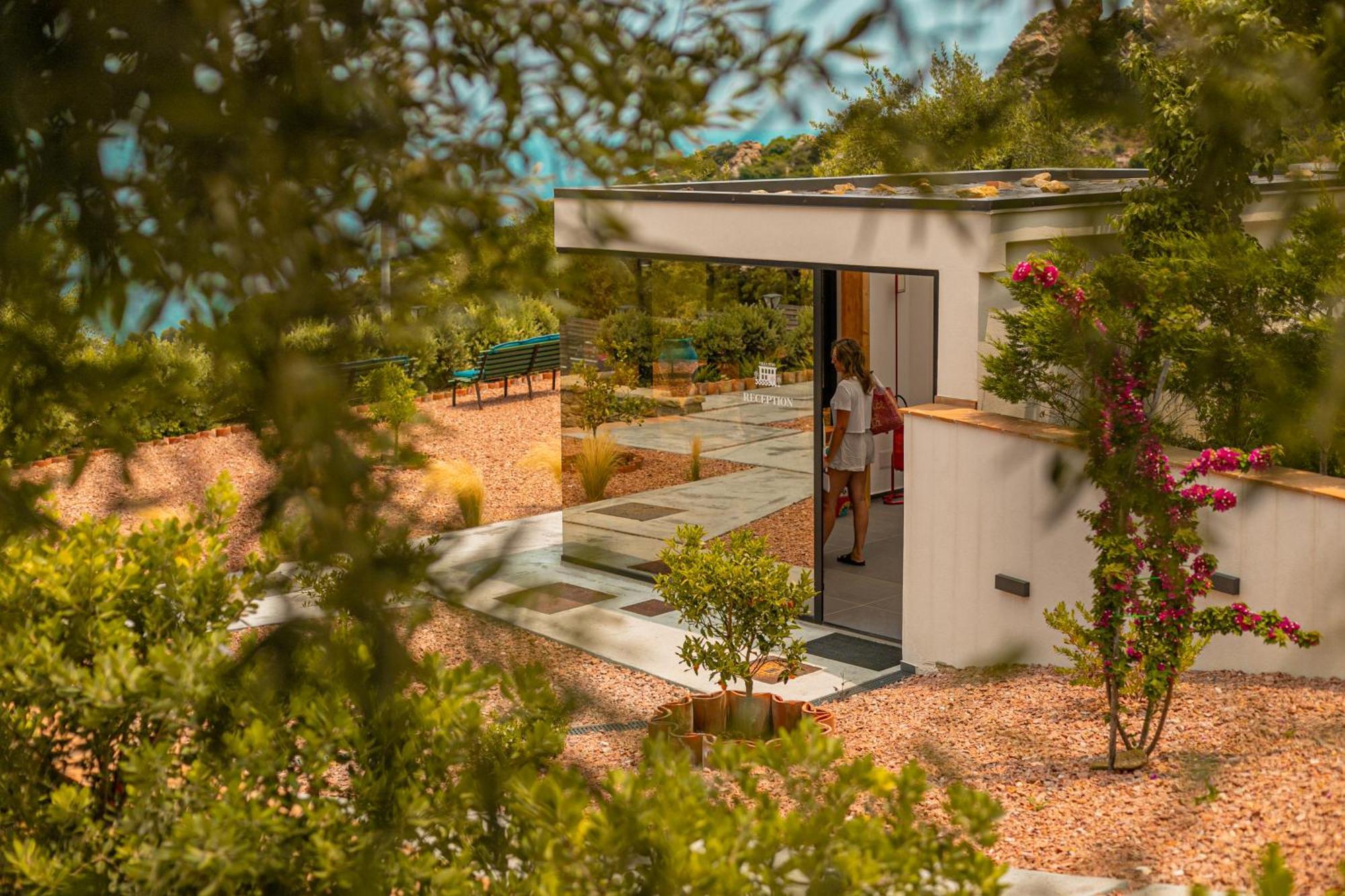 צ'פאלו Villa Toto Resort מראה חיצוני תמונה